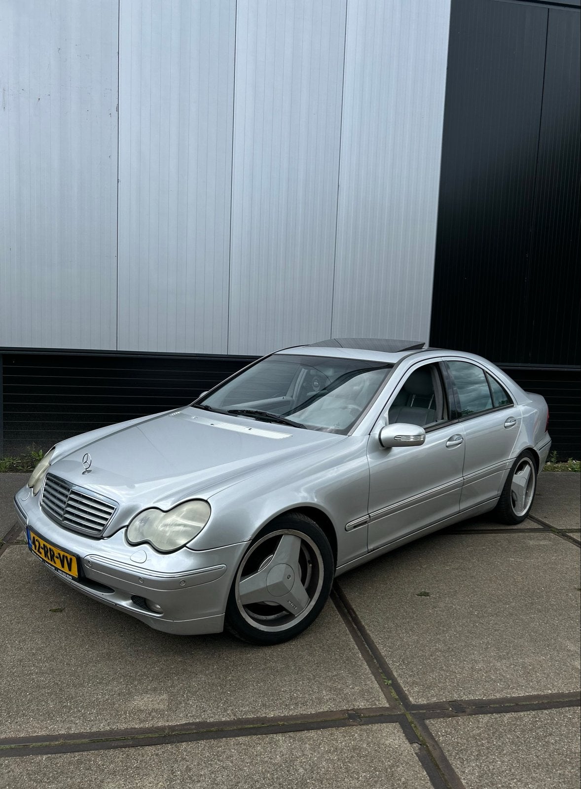 Mercedes-Benz C-Klasse 3.2 C320 Sedan AUT 2000 Grijs Benzine, Automaat, Achterwielaandrijving, 1465 kg, Grijs