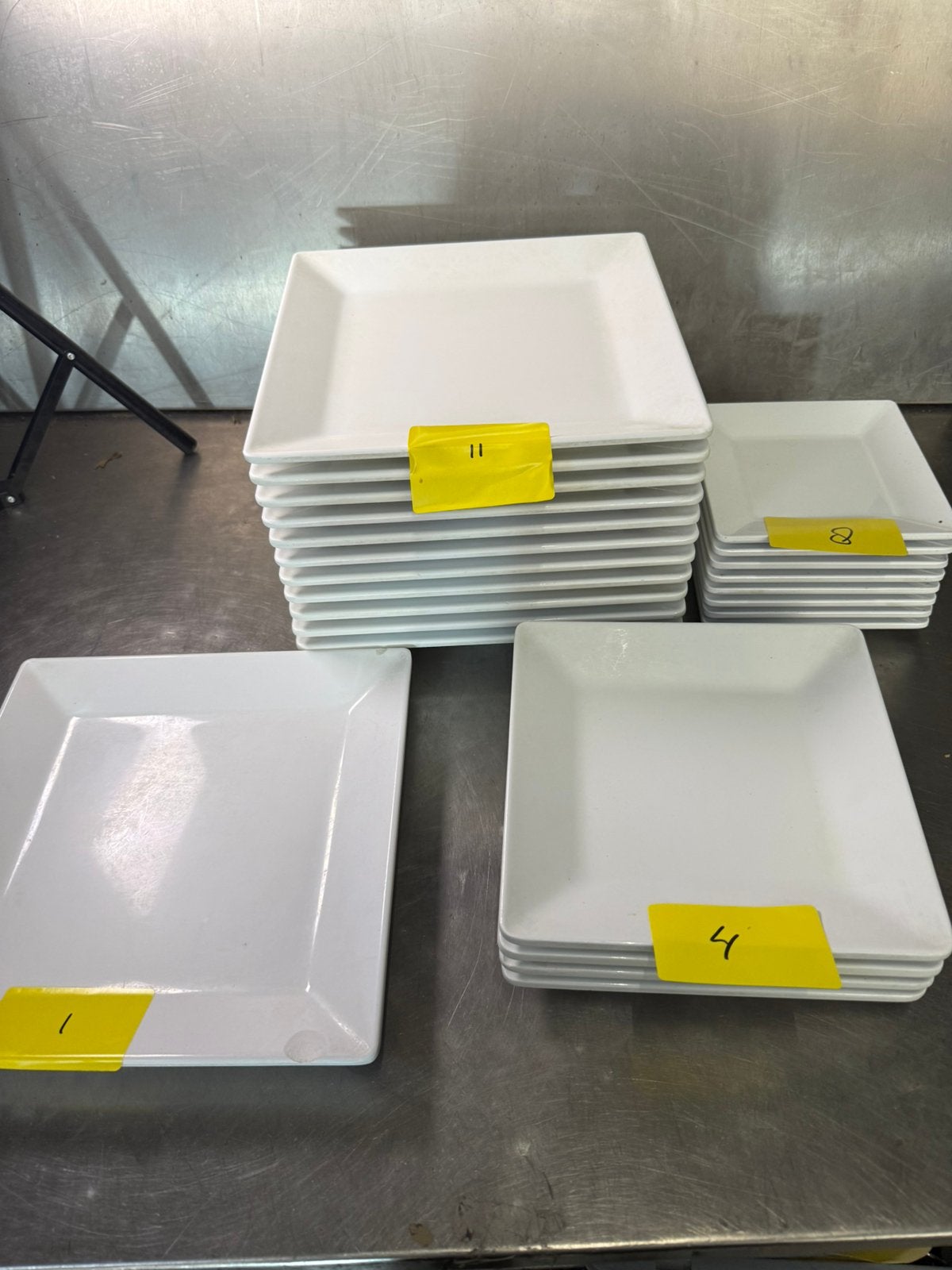 24 melamine schalen waarvan 1 beschadigd diverse maten, Ophalen, Overige materialen, Overige stijlen, Schaal of Schalen