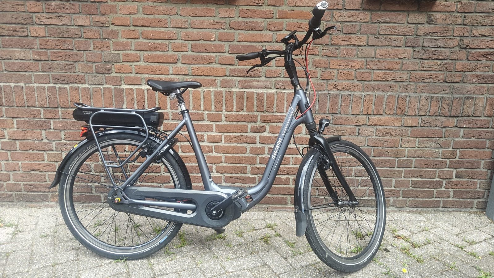 Te koop zeer nette gazelle ami electrisch, Ophalen, Zo goed als nieuw, Minder dan 47 cm, 50 km per accu of meer
