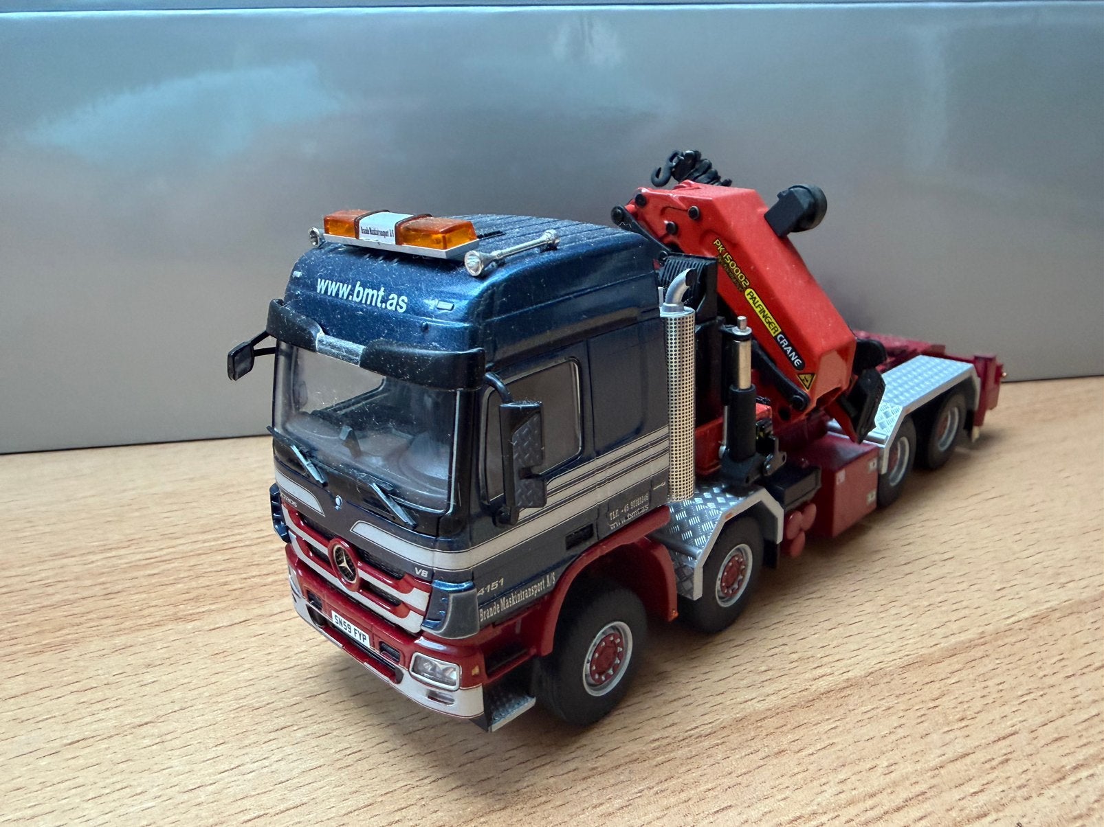 WSI MERCEDES ACTROS 8x4PALFINGERKRAAN, Ophalen of Verzenden, Zo goed als nieuw, Bus of Vrachtwagen, Wsi