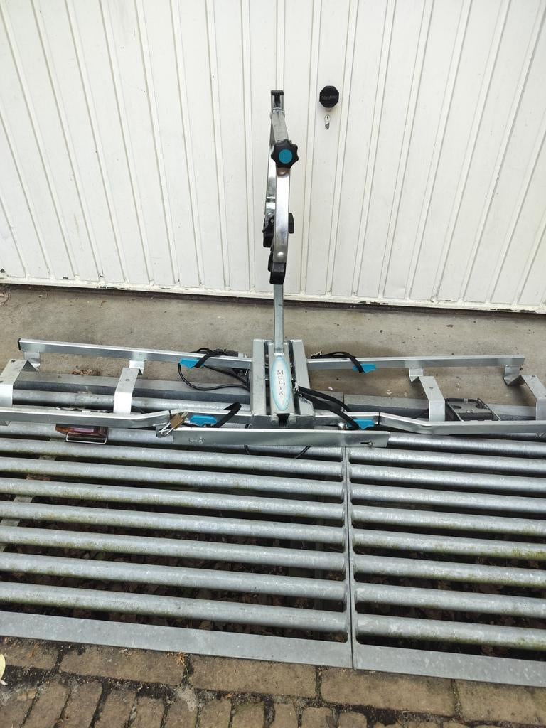 Multa fietsendrager, Auto diversen, Fietsendragers, Gebruikt, Trekhaakdrager, 2 fietsen, Elektrische fiets, Ophalen