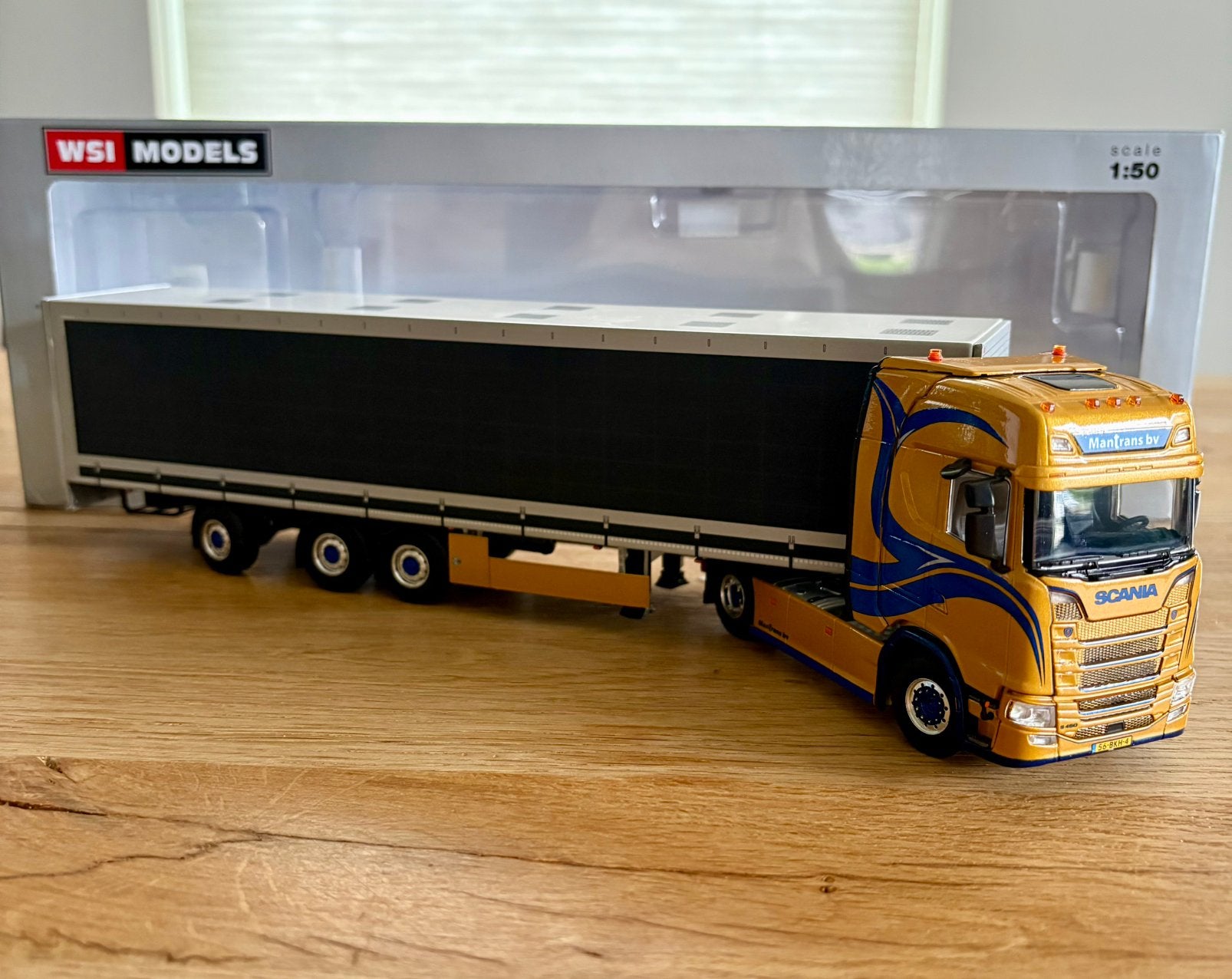 WSI 1:50 MANTRANS SCANIA S HIGHLINE CS20H 4X2 BOX TRAILER, Ophalen of Verzenden, Nieuw, Bus of Vrachtwagen, Wsi