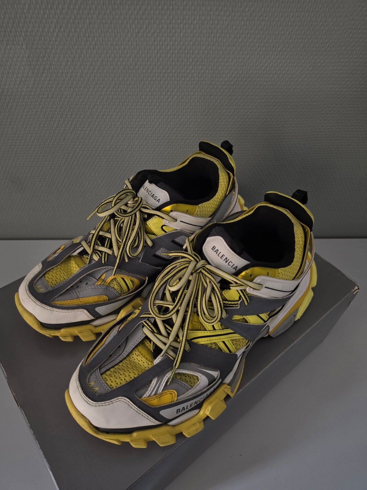 Balenciaga Track Sneakers Geel/Grijs - Maat 44, Ophalen of Verzenden, Gedragen, Balenciaga