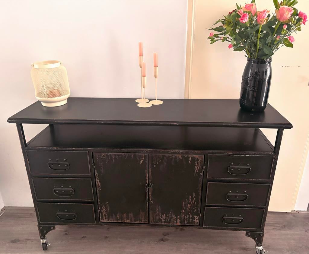 Industriële Zwarte Buffetkast/Dressoir met Lades en Deuren, 100 tot 150 cm, Ophalen of Verzenden, Zo goed als nieuw, Metaal