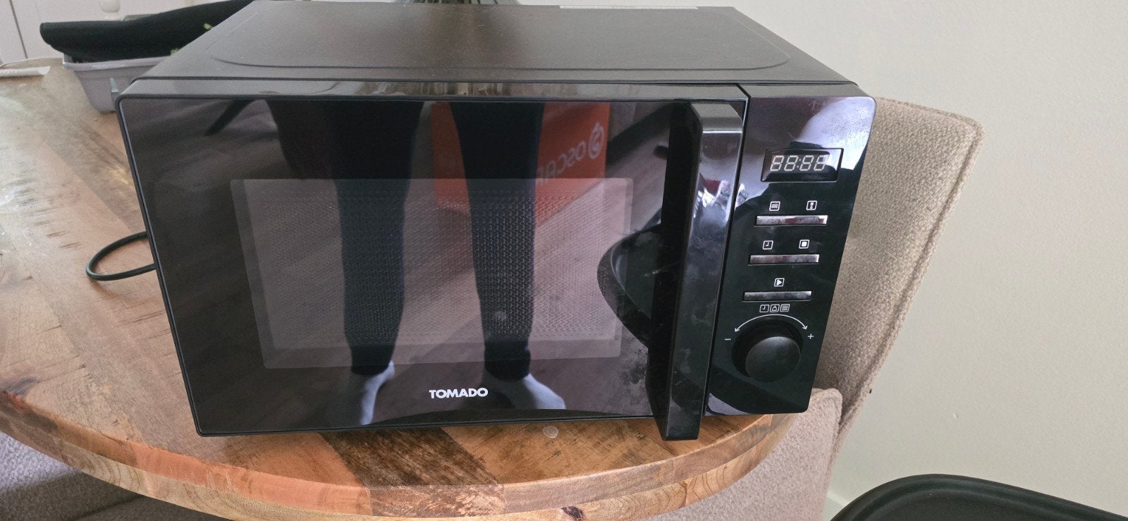 Tomado Magnetron - Zo goed als nieuw, Witgoed en Apparatuur, Ophalen of Verzenden, Draaiplateau, Magnetron, Zo goed als nieuw
