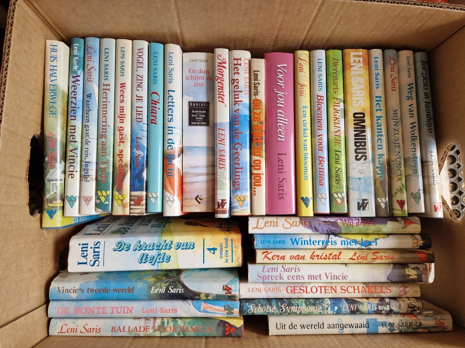 Grote collectie Leni Saris boeken - 28 stuks, Ophalen of Verzenden, Gelezen, Leni Saris, Nederland