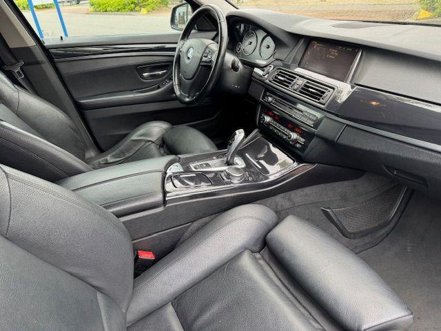 BMW 5 Serie Touring 520d 190pk High Executive Automaat Airco, Auto's, BMW, Automaat, Achterwielaandrijving, 2000 kg, Zwart