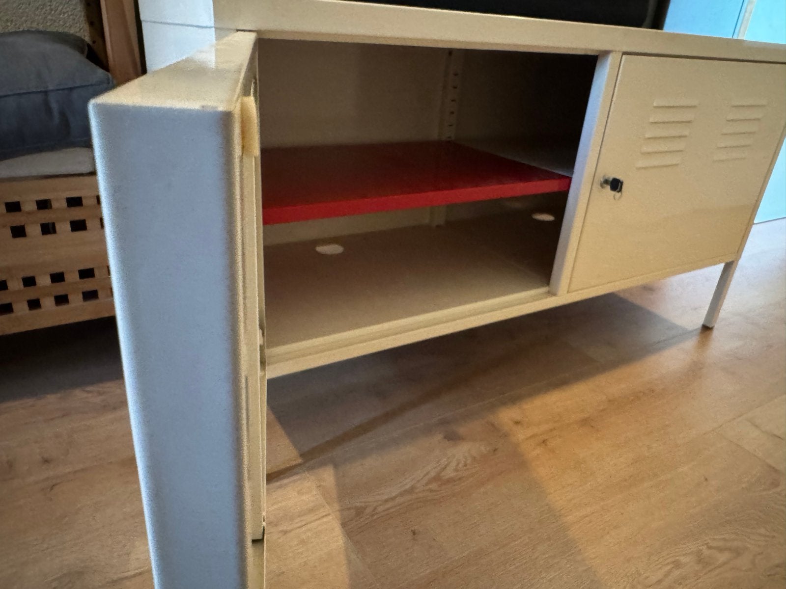 IKEA PS Kastje/Dressoir - Wit/Beige Metaal, Ophalen, Gebruikt, 100 tot 150 cm, Metaal