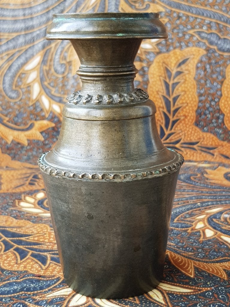 Mooie zware antieke Oosterse vaas van brons 15,5 cm., Antiek en Kunst, Ophalen of Verzenden