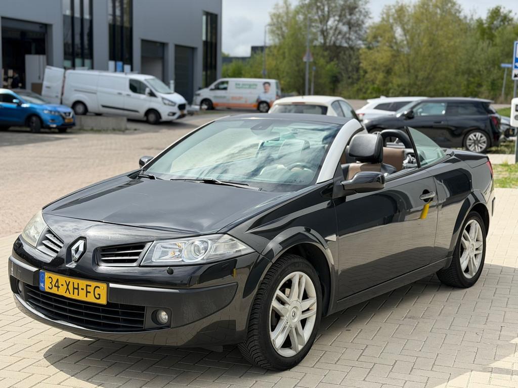 Renault Mégane Coupé-Cabriolet 2.0-16V Exception, Voorwielaandrijving, 1998 cc, 135 pk, Gebruikt