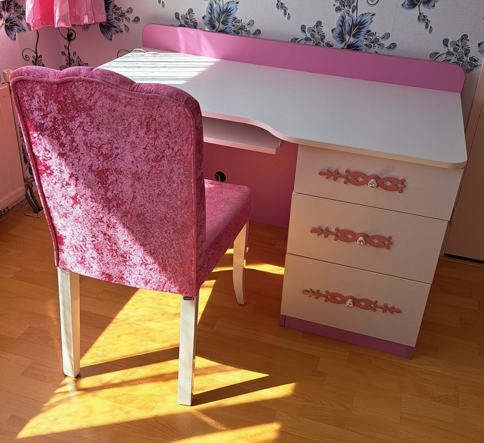 Tiener schoolbureau 130x71x74 cm met stoel van Dogtas, Ophalen, Gebruikt, Met lades, Spaanplaat of MDF
