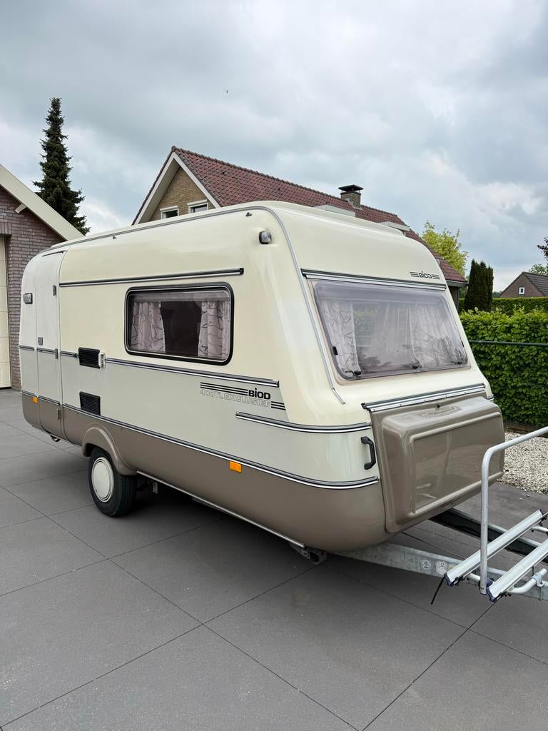 Biod 400 TL Exclusief en karsten air tent, vintage caravan, Kachel, Rondzit, Omvormbare zithoek, Particulier