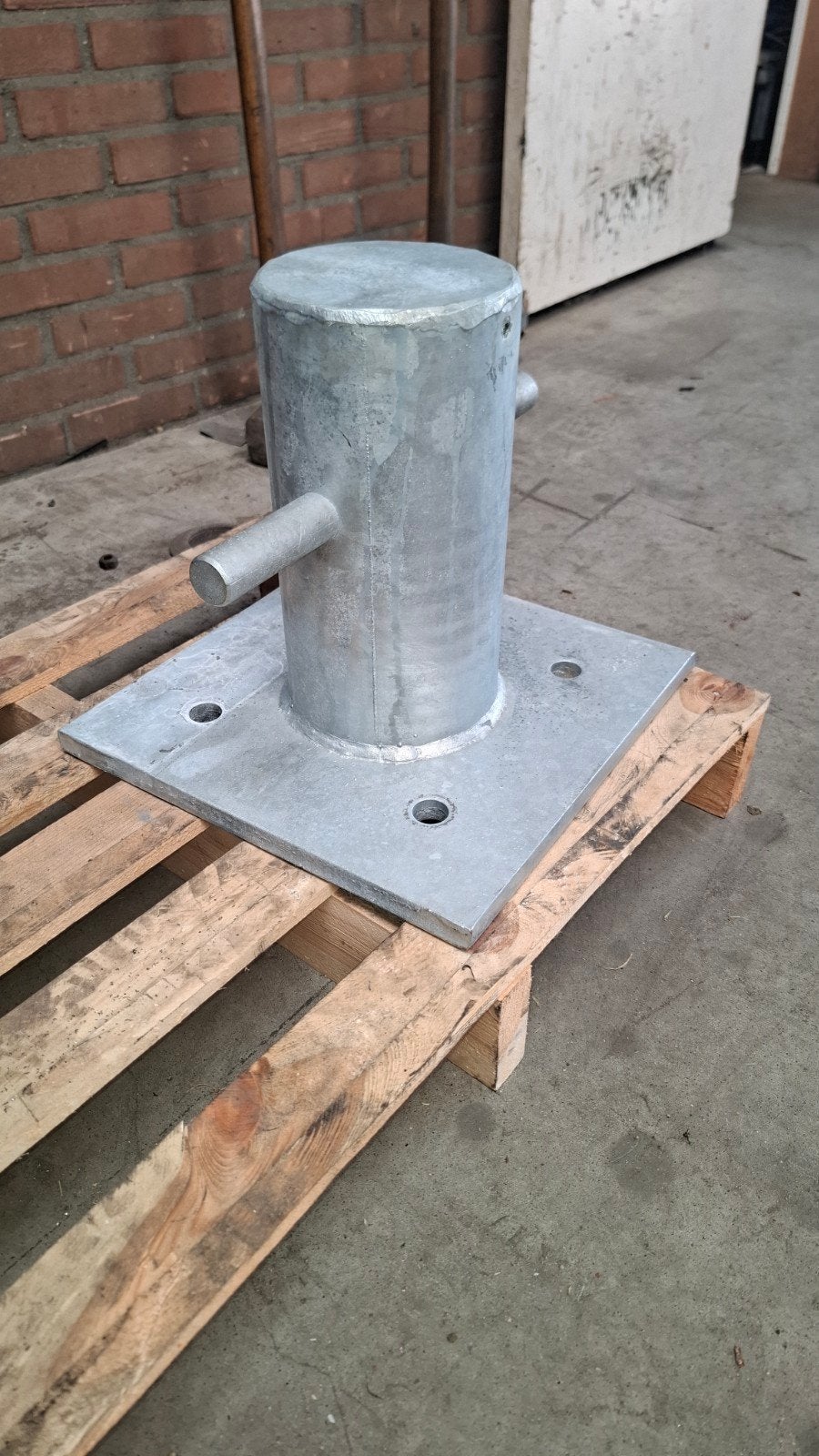 Verzinkte bolder 350x350x340mm - als nieuw, Ophalen, Nieuw, Overige typen