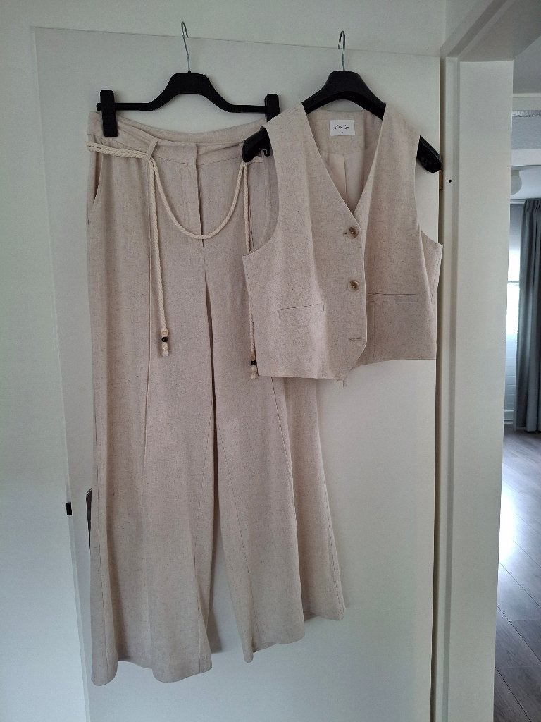 Broek en gilet van CottonClub, Kleding | Dames, Broeken en Pantalons, Beige, Nieuw, Cotton Club, Lang