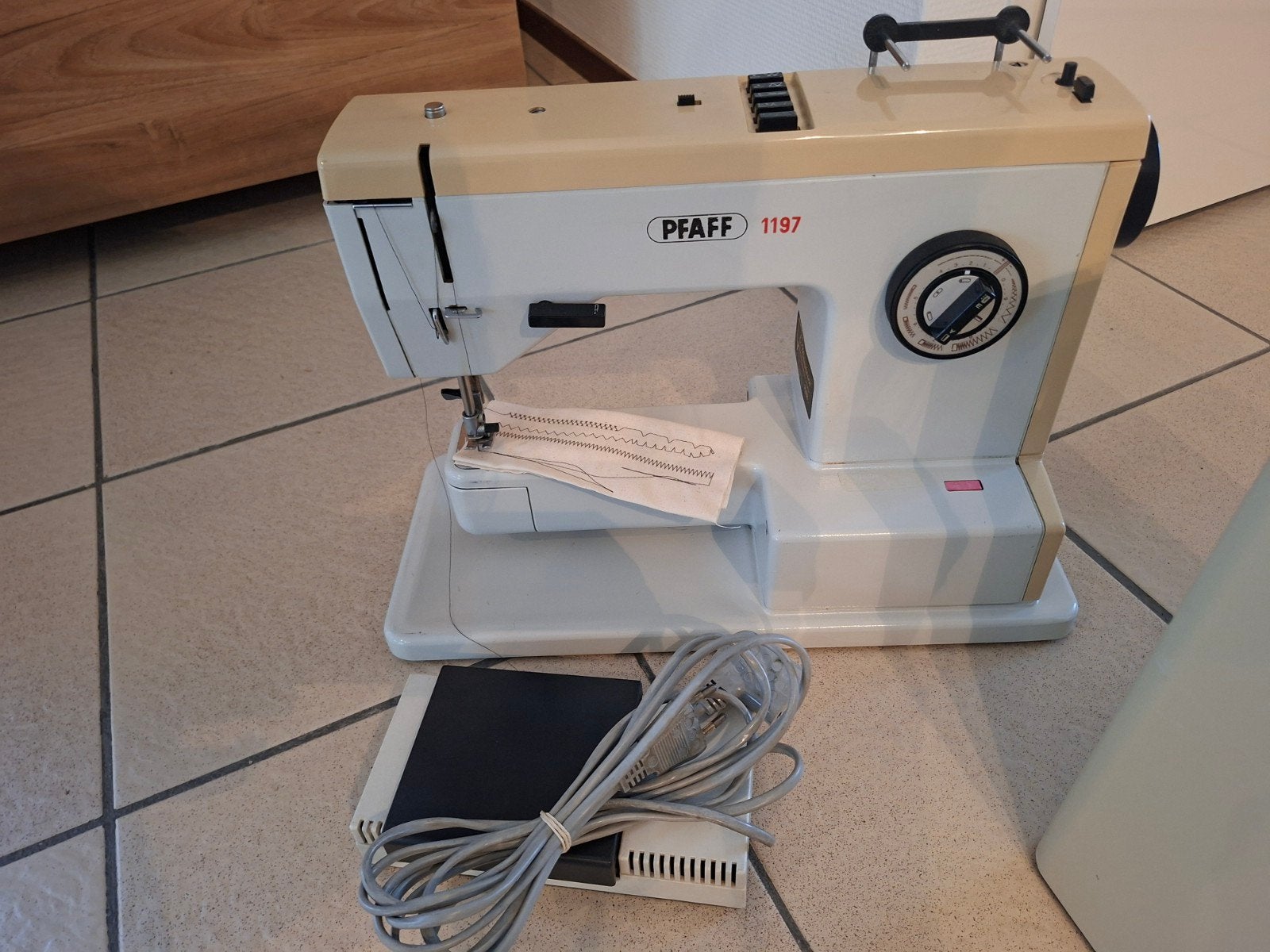 Pfaff Naaimachine 1197 - Recent onderhouden, Ophalen, Gebruikt, Naaimachine, Pfaff
