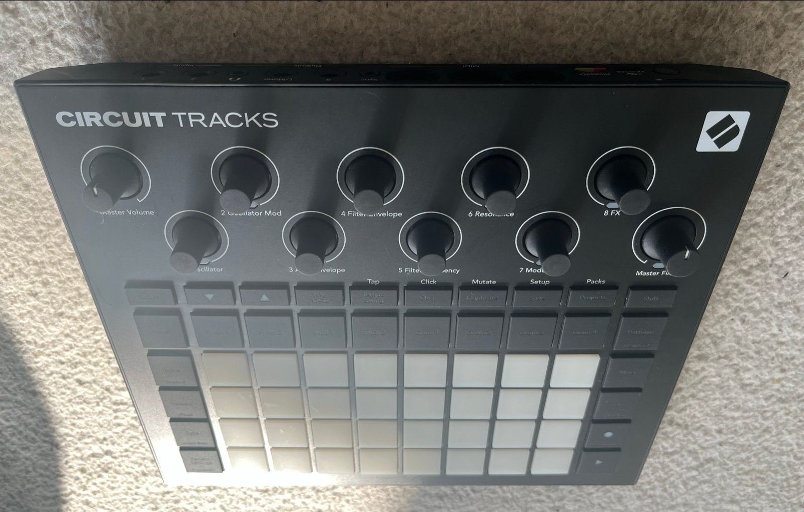 Novation Circuit Tracks - Compacte Groovebox/Sequencer, Ophalen of Verzenden, Zo goed als nieuw