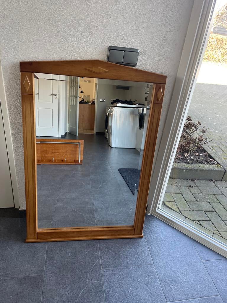 Stijlvolle houten spiegel voor hal of woonkamer, Gebruikt, 100 tot 150 cm, Ophalen of Verzenden, 75 tot 100 cm