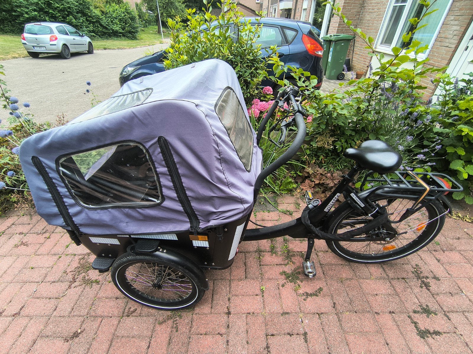 Elektrische bakfiets met huif - Zo goed als nieuw, Fietsen en Brommers, Ophalen of Verzenden