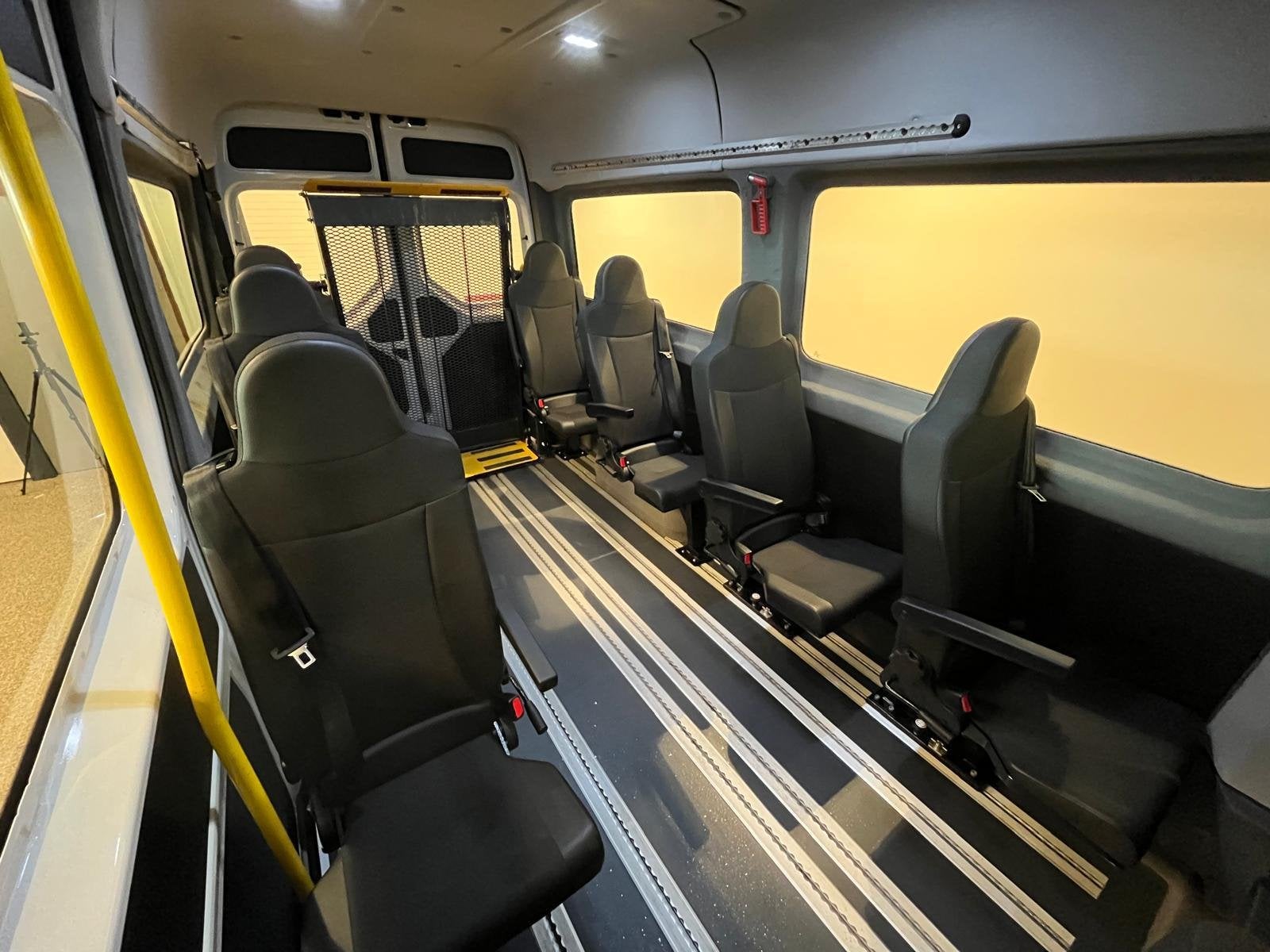 Volkswagen Crafter L2H2 Rolstoelbus Groepsvervoer 9 pers. (2, 2616 kg, Stof, Gebruikt, 241 €/maand