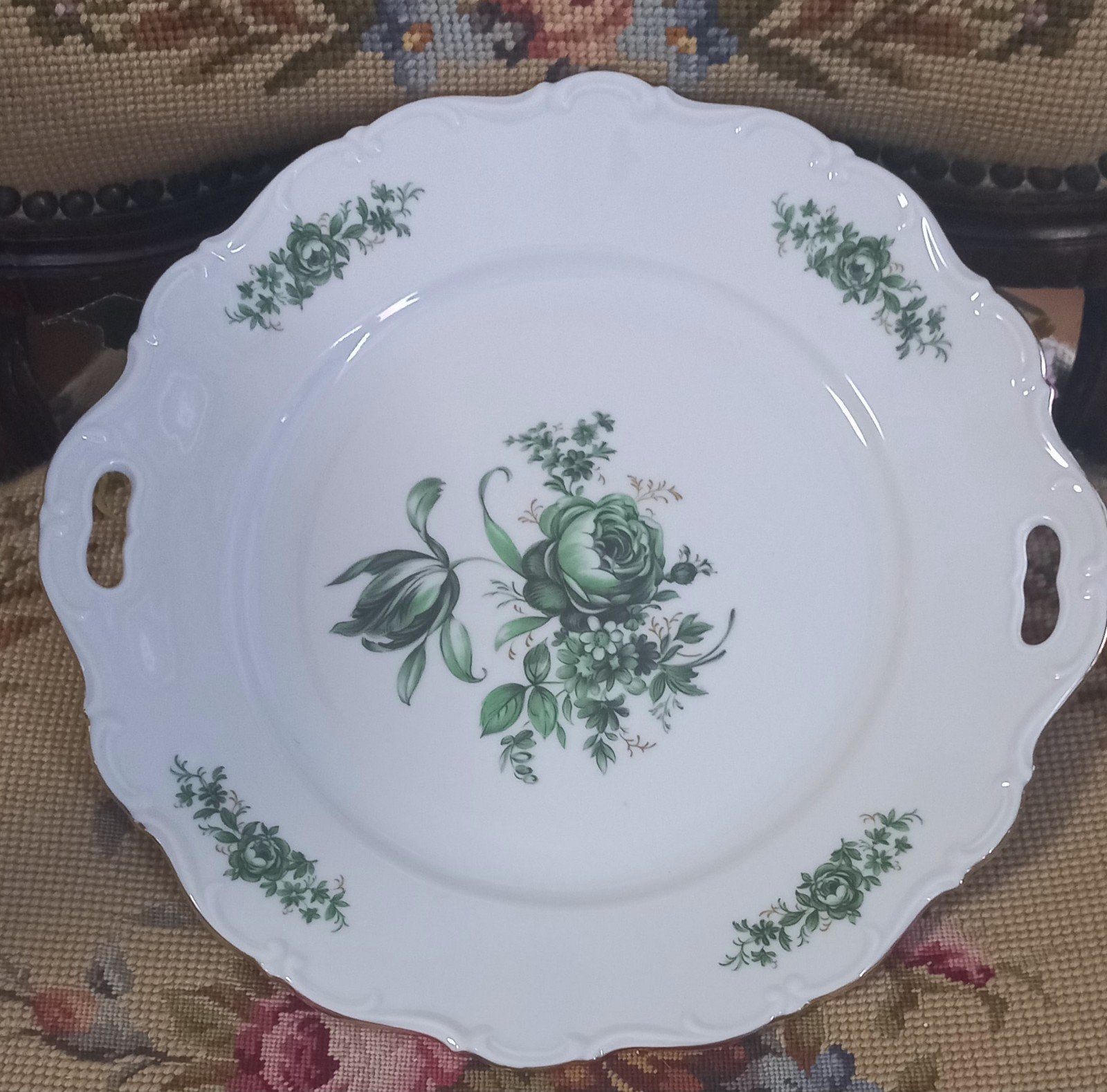 Mooie brocante serveerschaal, groene roos/bloemen, Bavaria, Ophalen of Verzenden