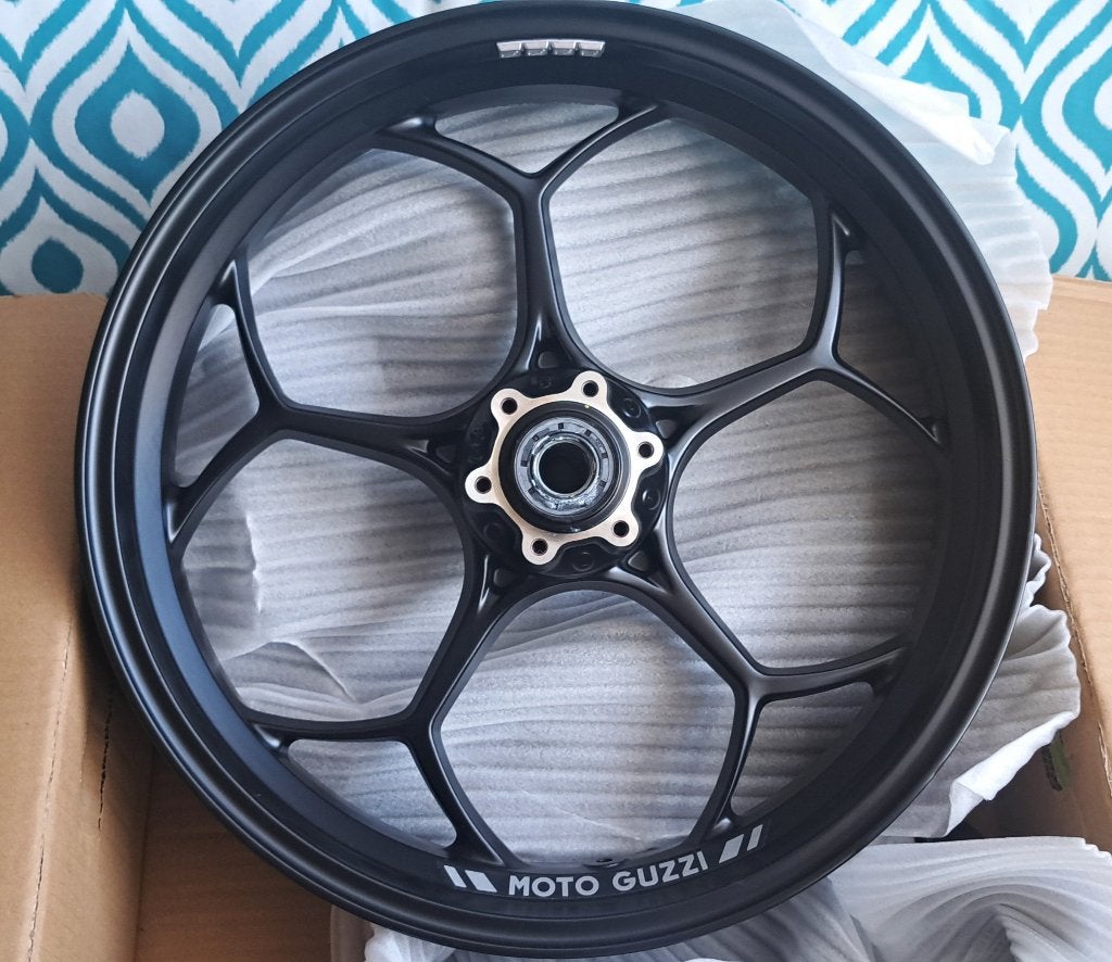 Set nieuwe wielen Moto Guzzi Mandello en Navigatie montage., Ophalen of Verzenden, Nieuw