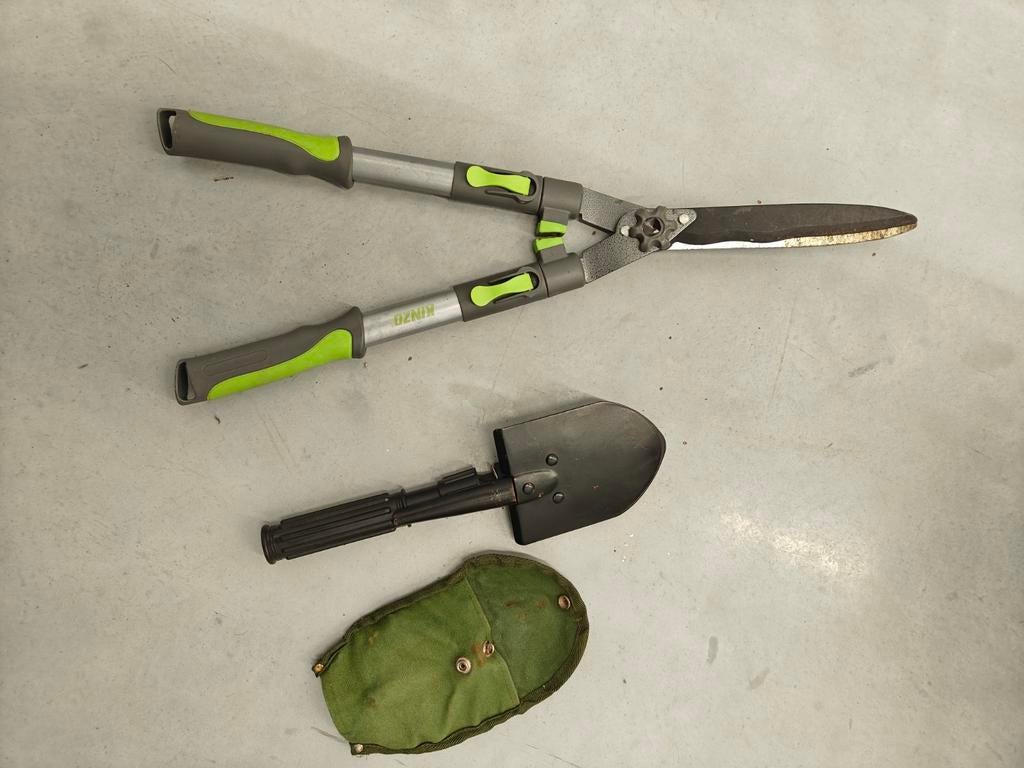 Kinzo heggenschaar uitschuifbaar + Opvouwbare schep met hoes, Tuin en Terras, Hand-tuingereedschap, Ophalen, Gebruikt