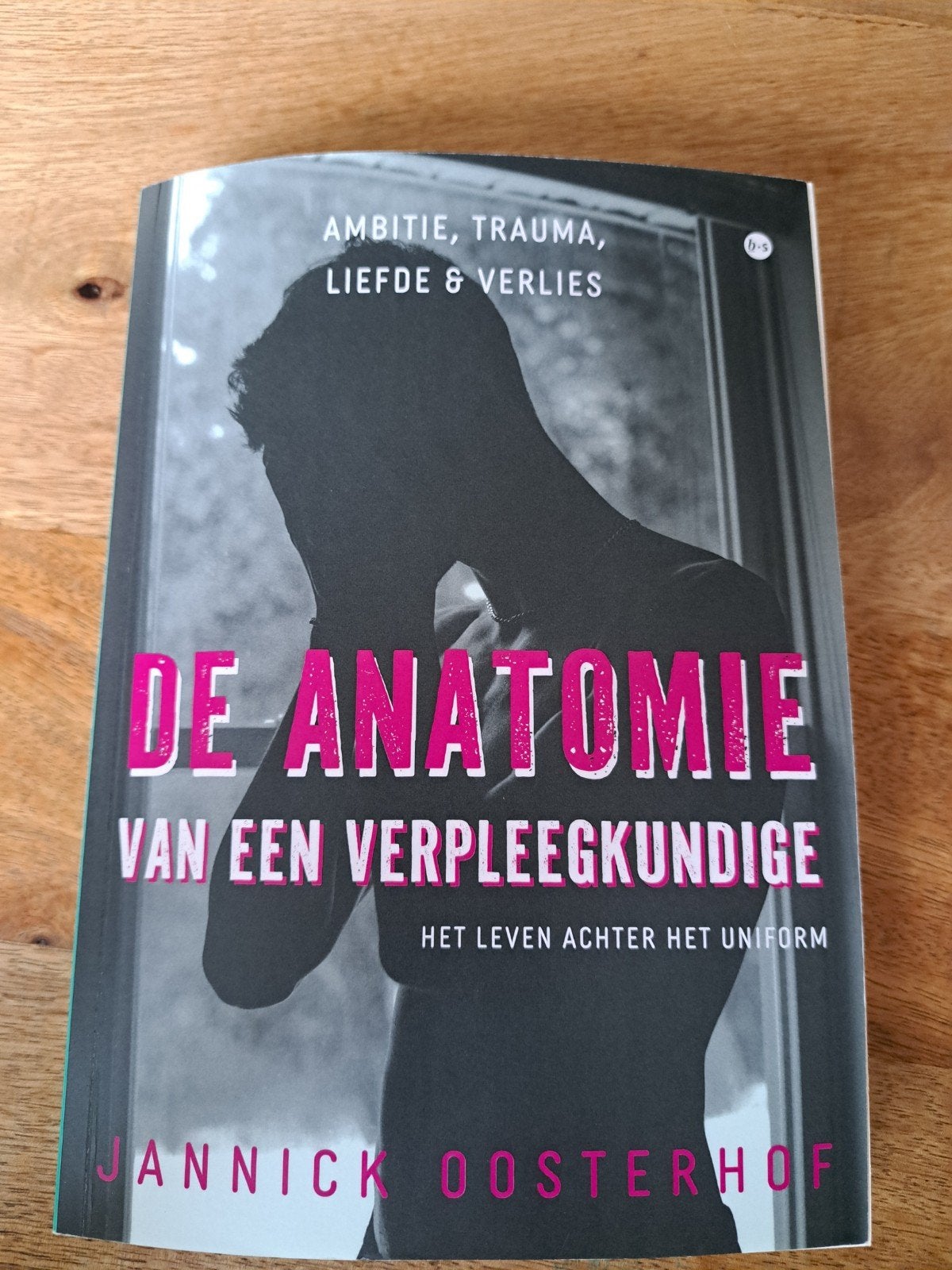 Jannick Oosterhof - De anatomie van een verpleegkundige, Ophalen, Zo goed als nieuw, Jannick Oosterhof