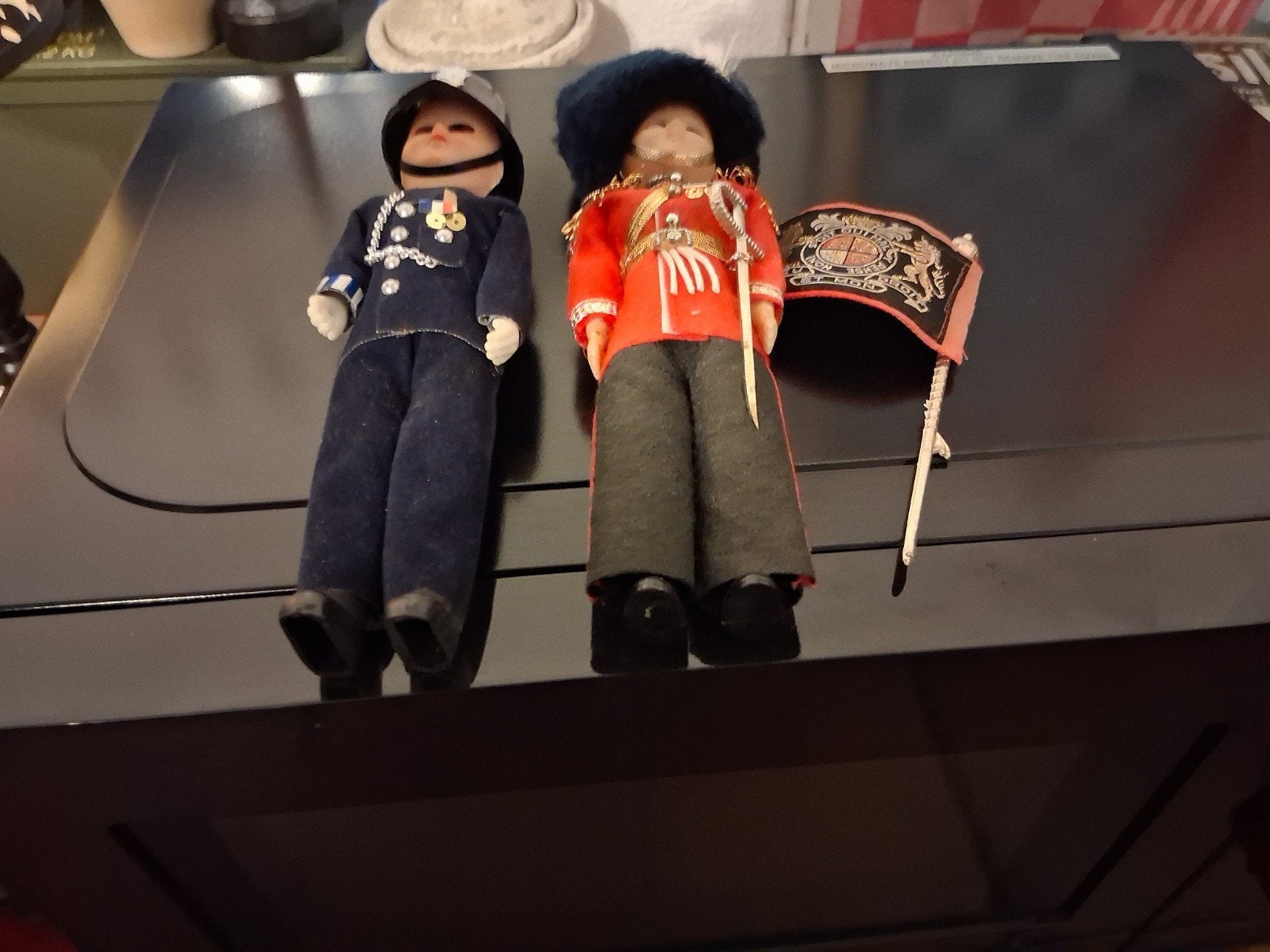 Vintage poppen: Britse Gardist en Politieagent, Verzamelen, Ophalen, Gebruikt, Pop