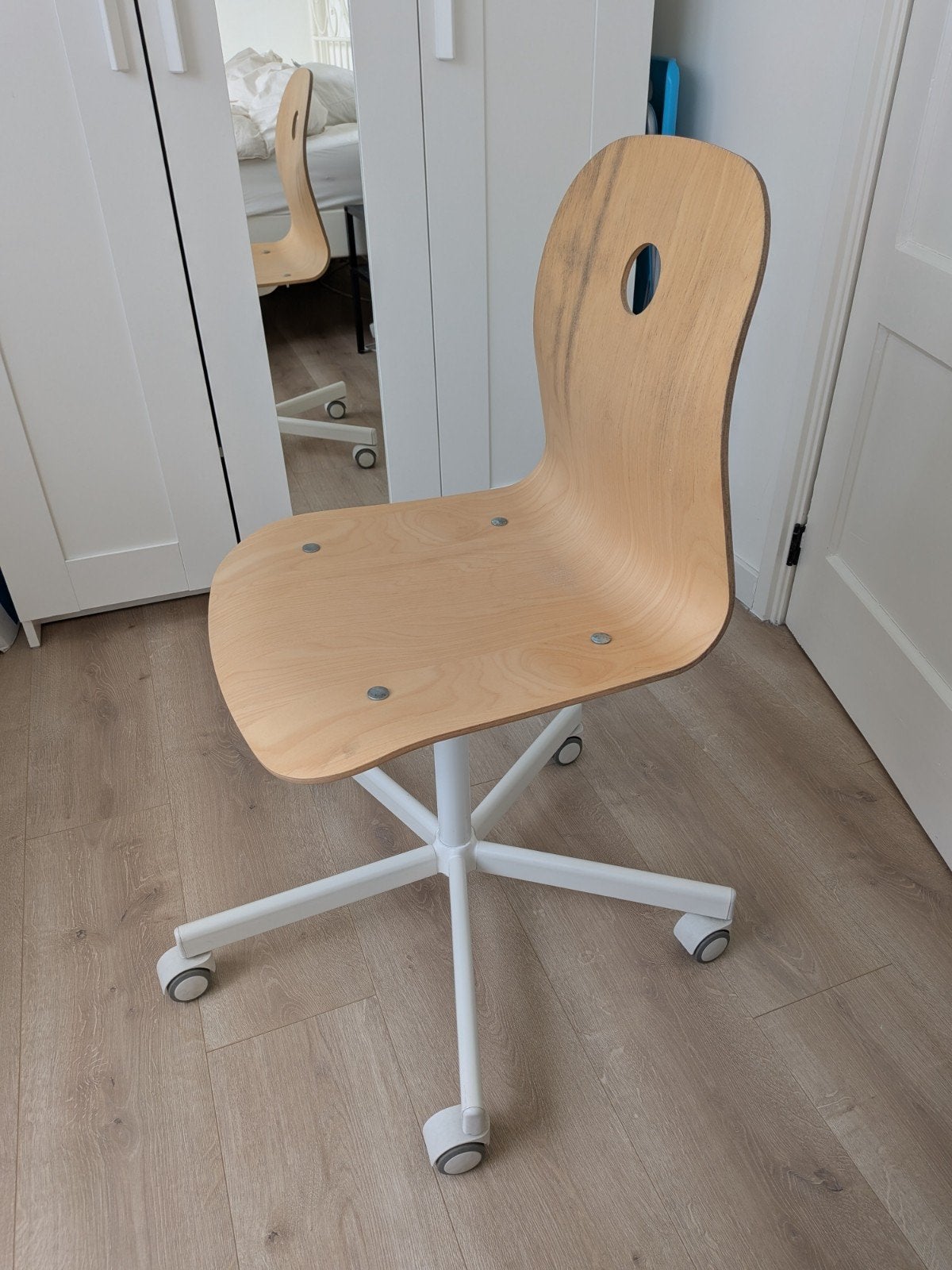 Gratis Ikea Sporren Vagsberg Bureaustoel Hout Verstelbaar, Huis en Inrichting, Bureaustoelen, Ophalen, Gebruikt, Overige kleuren