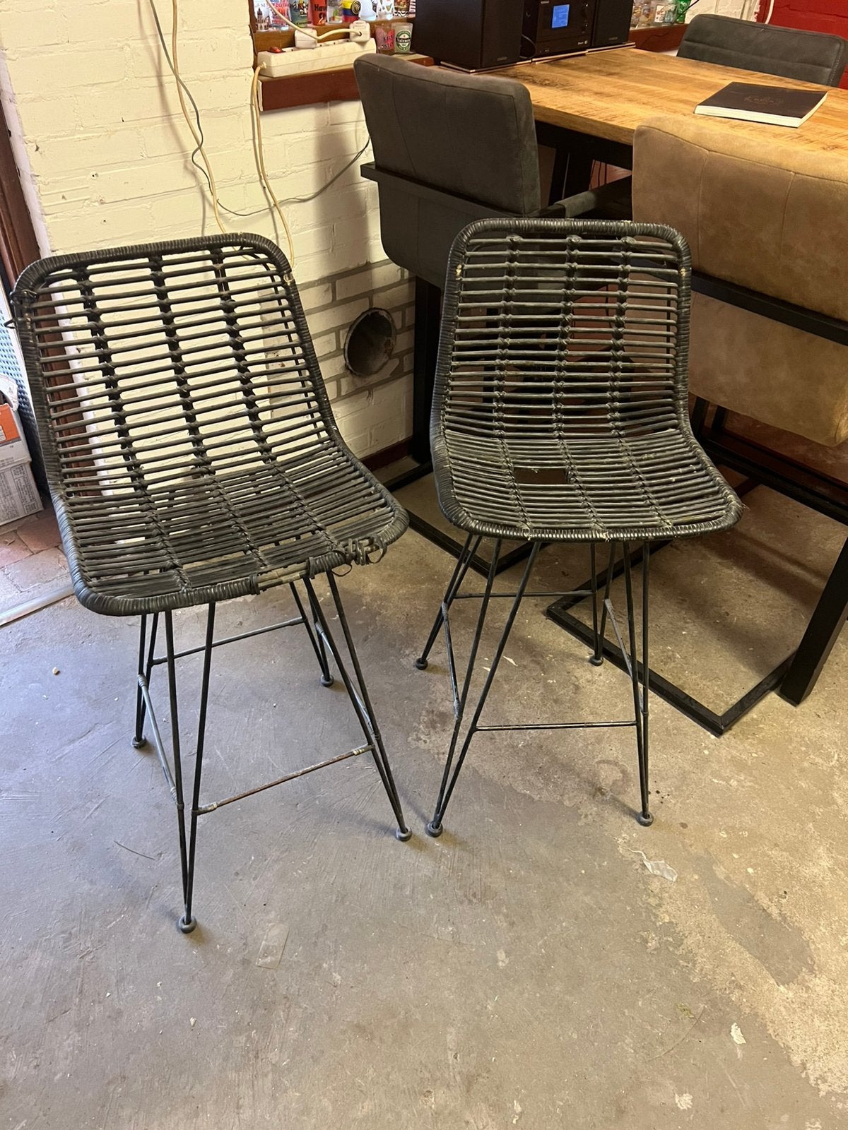 2 barkrukken, 2 krukken, Ophalen, Gebruikt, 60 tot 90 cm