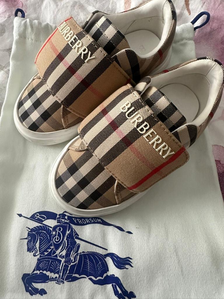 Originele Burberry unisex kids maat 25 nieuwe staat, Ophalen of Verzenden, Nieuw, Jongetje of Meisje, Schoentjes