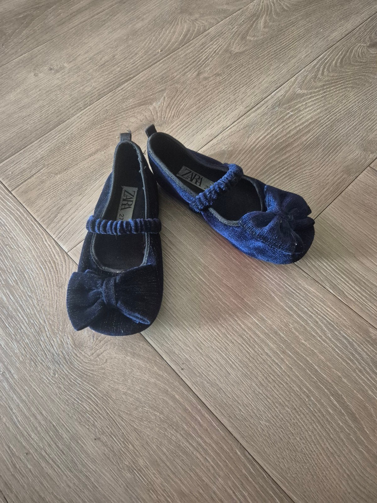 Zara fluwelen schoenen maat 27, Gebruikt, Meisje, Schoenen, Ophalen of Verzenden