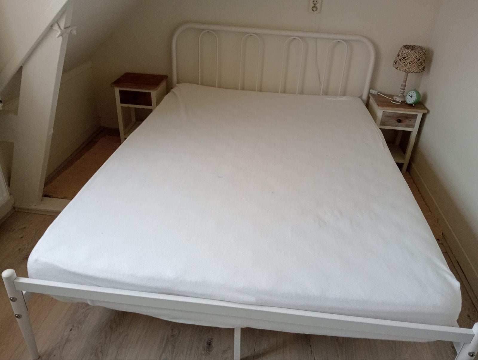 Zgan bed en matras GRATIS AFHALEN, Ophalen, Wit, 140 cm, Zo goed als nieuw