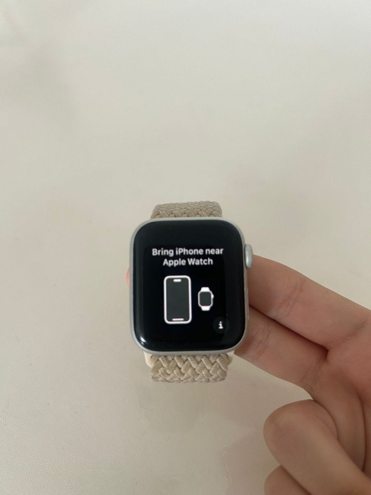 Apple Watch Series 5 (Zilver) met gevlochten bandje, Ophalen, IOS, Zo goed als nieuw, Waterdicht