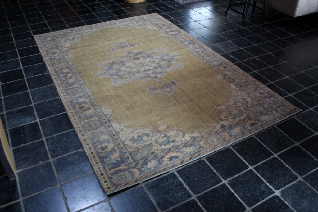 Mooi sfeervol vloerkleed Perzisch vintage okergeel 160x230, Ophalen, 150 tot 200 cm, 200 cm of meer, Zo goed als nieuw