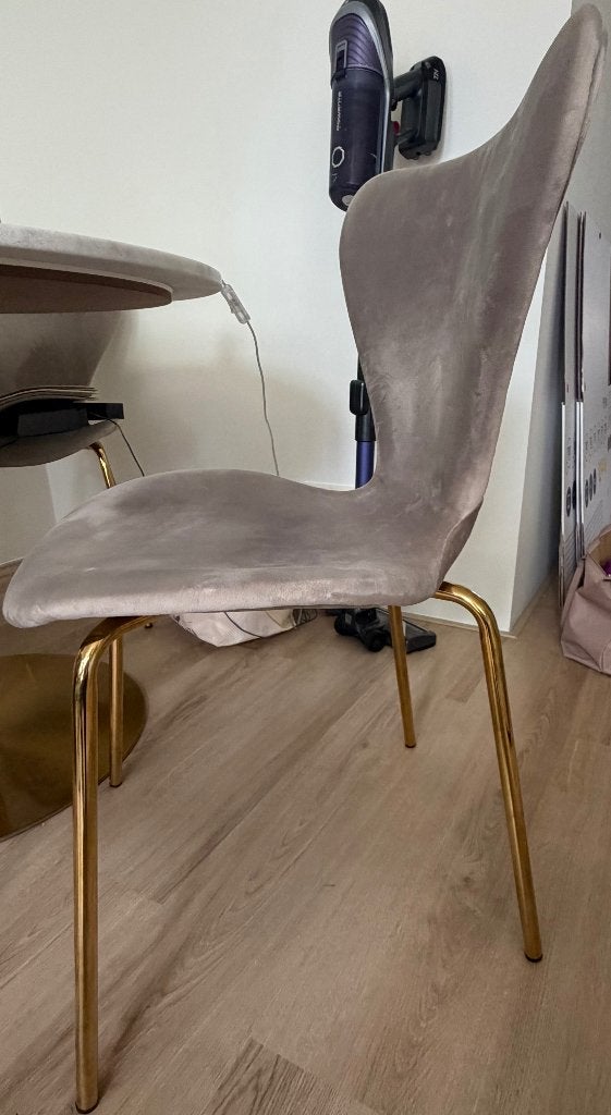 Beige Velvet Chairs, Huis en Inrichting, Ophalen, Gebruikt, Overige kleuren, Velvet