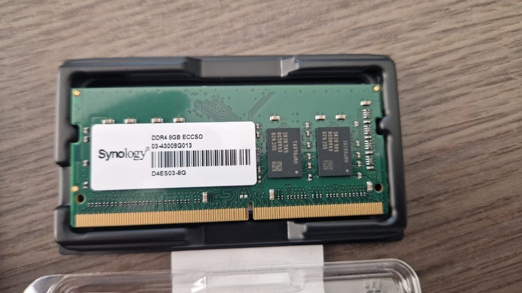 Origineel Synology 8GB DDR4 ECC geheugen NIEUW / ONGEBRUIKT, Computers en Software, RAM geheugen, Server, DDR4, 8 GB, Nieuw