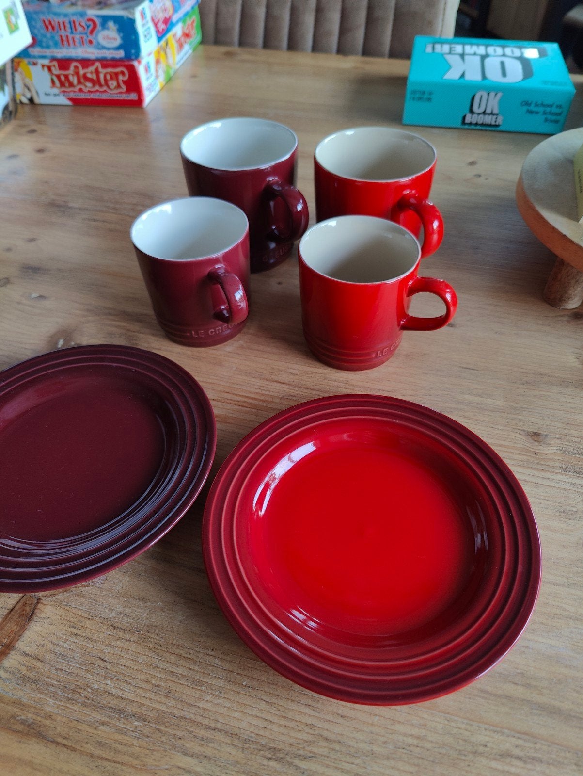 Le Creuset Mokken en Borden Set - Rood en Bordeaux, Huis en Inrichting, Keuken | Servies, Ophalen, Overige merken, Keramiek, Zo goed als nieuw