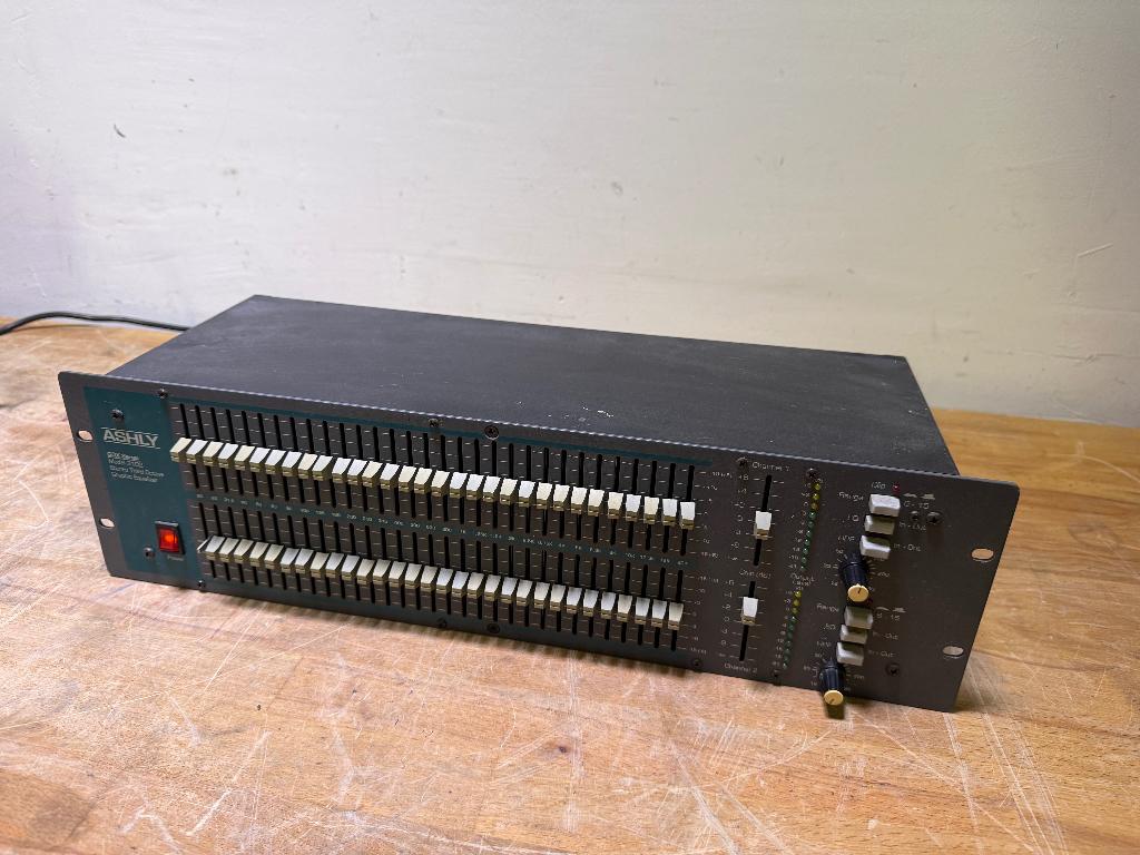 Ashly MQX3102 Equalizer 2-ch / 31-band, Ophalen of Verzenden, Equalizer