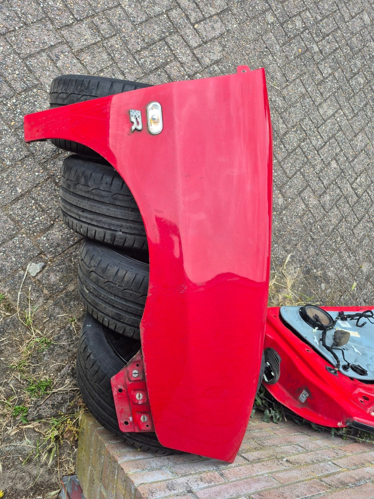 Spatbord rechts voor Seat Ibiza FR 6L 2007 rood, Ophalen, Voor, Seat, Spatbord