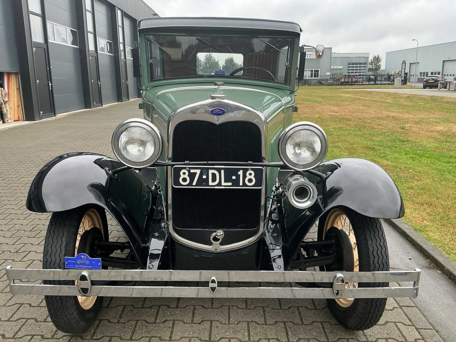 Ford - A Tudor sedan Oldtimer, foto 2
