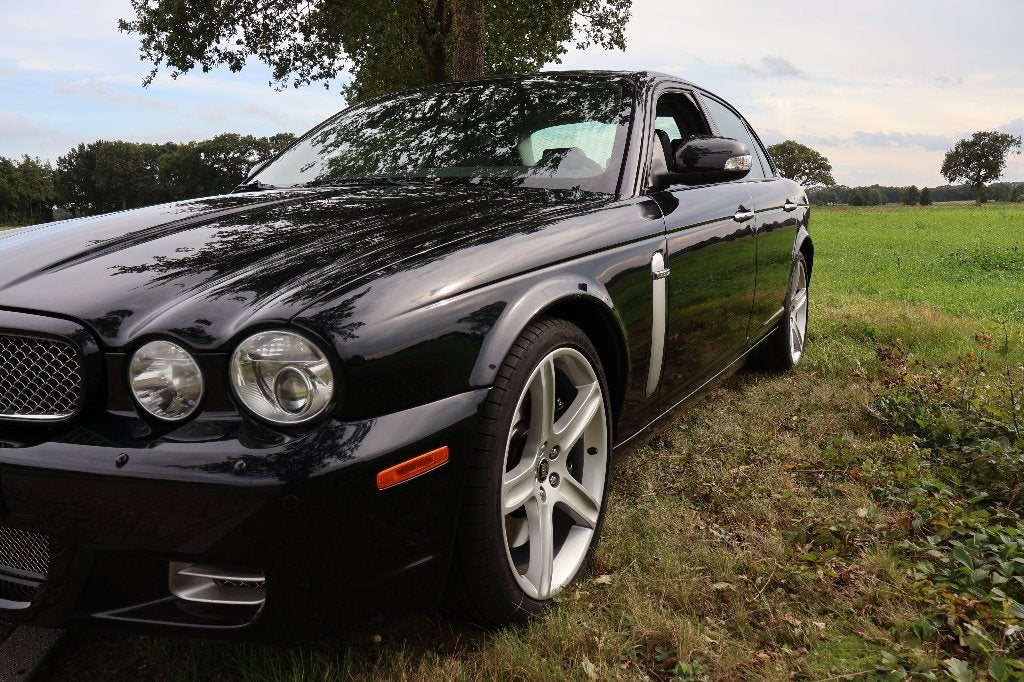 Jaguar XJ 4.2 V8 AUT 2008 Zwart, Automaat, Achterwielaandrijving, Zwart, Particulier