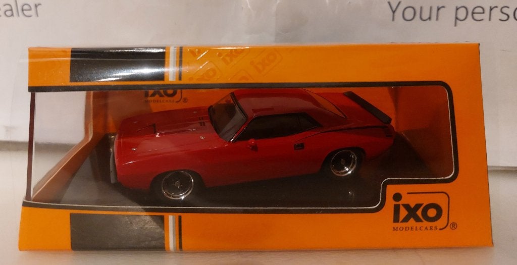 Ixo 1:43 Plymouth Barracuda 1970 rood/zwart nieuw, Ophalen of Verzenden, Nieuw, Auto, Overige merken