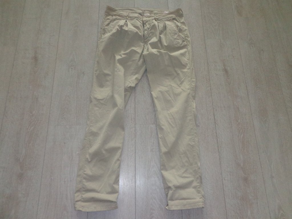 beige damesbroek van NOLITA, maat 30, Maat 38/40 (M), Beige, Ophalen of Verzenden, Zo goed als nieuw