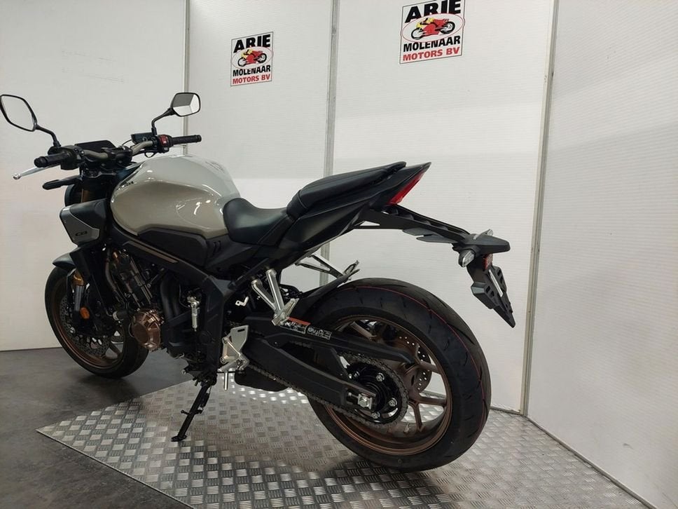 Honda CB 650 R E-Clutch (bj 2024), Motoren, 649 cc, Bedrijf, Onbekend, Meer dan 35 kW