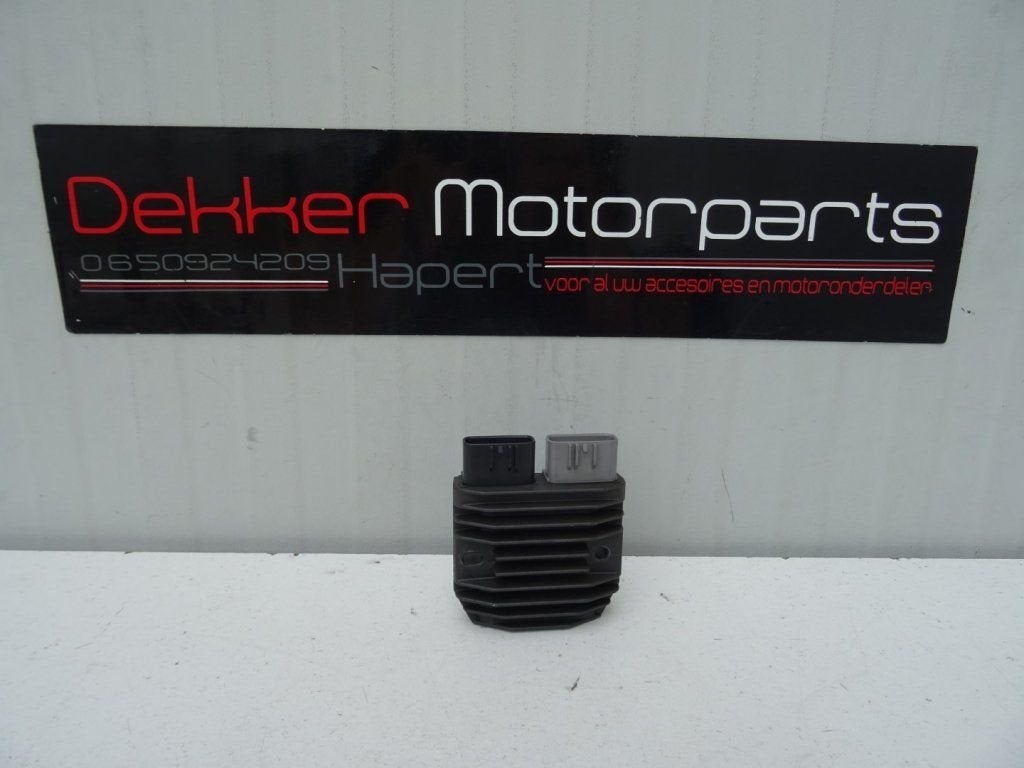 Spanningsregelaar / Regulator Yamaha YZF R1 2002-2003 RN09, Motoren, Gebruikt, -, -, Ophalen of Verzenden