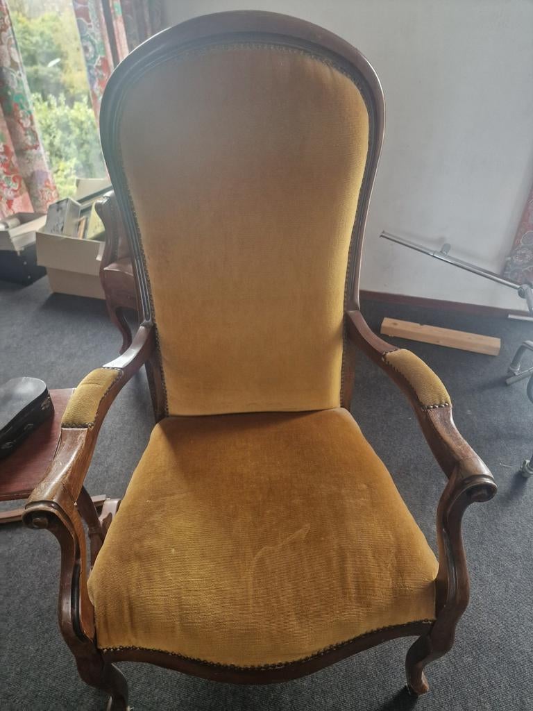 Antieke stoelen: Oker fluweel & Doorleefd Chesterfield, Ophalen