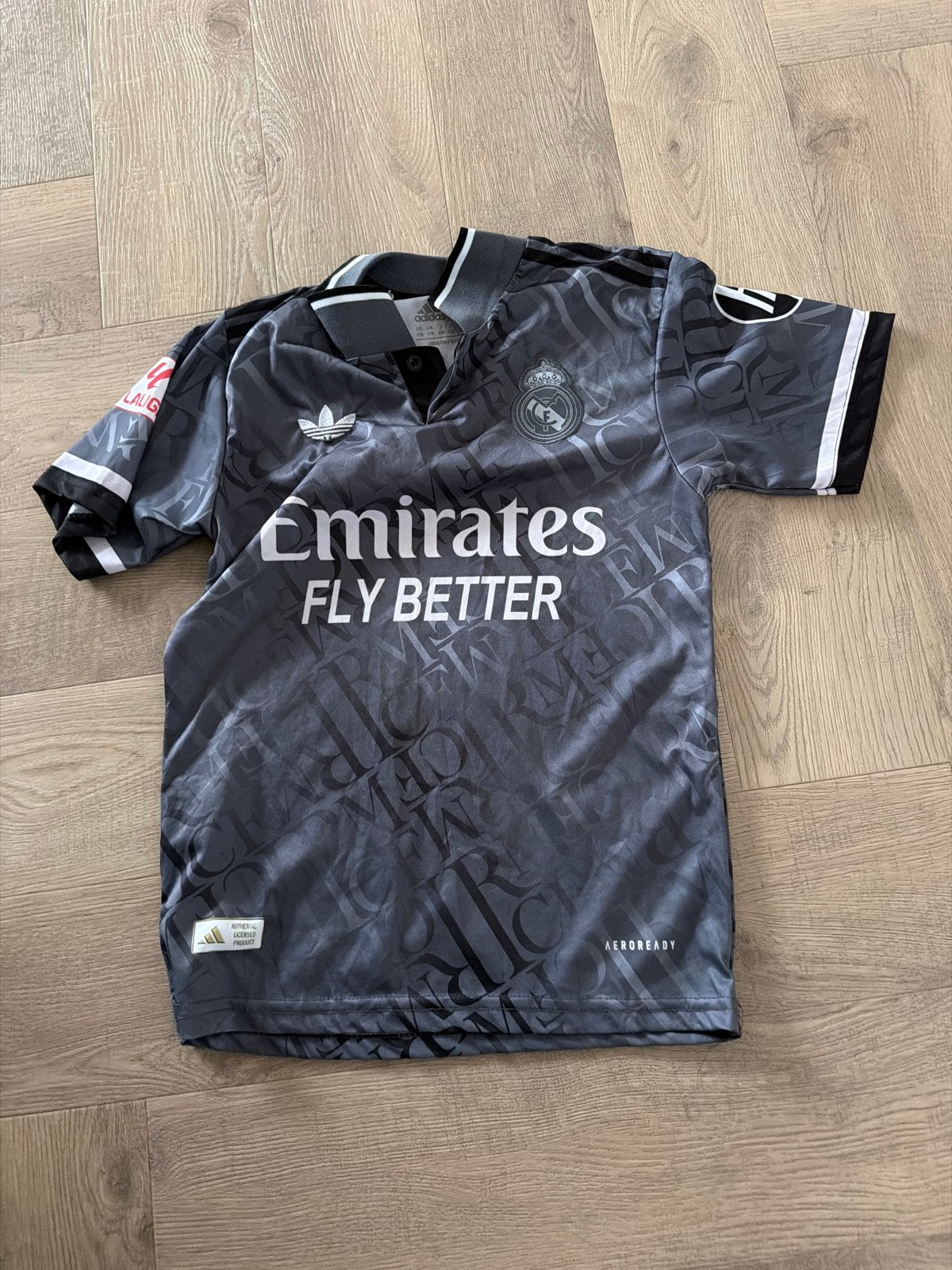 Real Madrid voetbalshirt Mbappe - Maat 176, Kleding | Heren, Overige maten, Ophalen of Verzenden, Zo goed als nieuw, Voetbal