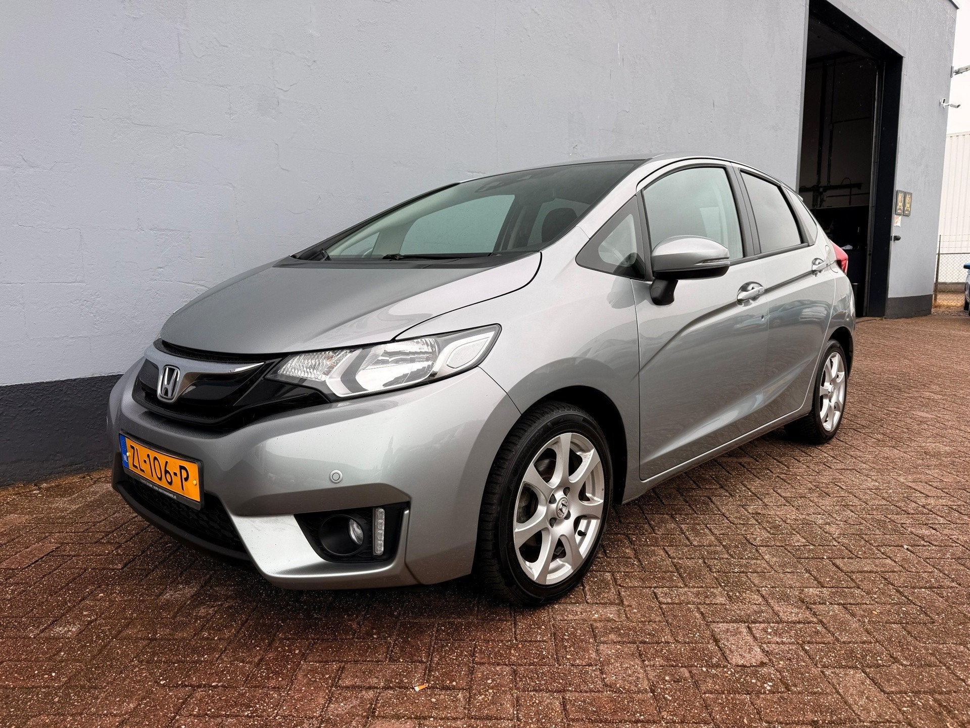 Honda Jazz 1.3 i-VTEC Elegance - Keyless - Achteruitrijcamer, Auto's, Voorwielaandrijving, 450 kg, Gebruikt, Euro 6