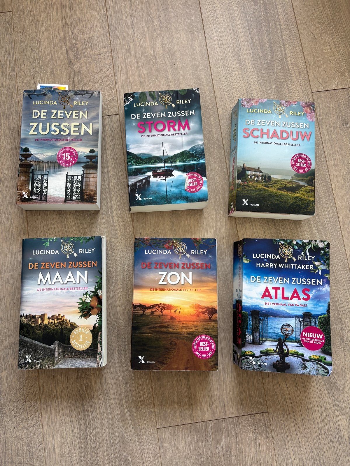 De Zeven Zussen serie - Lucinda Riley (6 boeken), Boeken, Ophalen, Zo goed als nieuw, Nederland